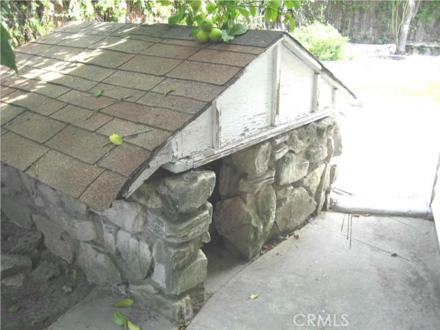 Dog house