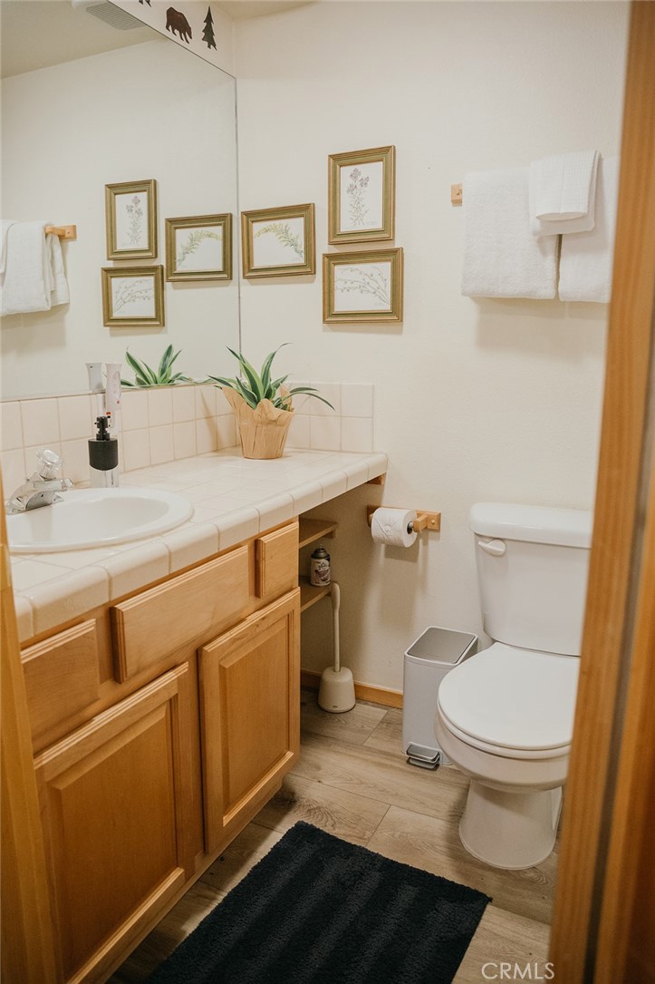 https://media.crmls.org/medias/7652f4dd-0f27-4e57-8c05-924a75c3d227.jpg?preset=X-Large