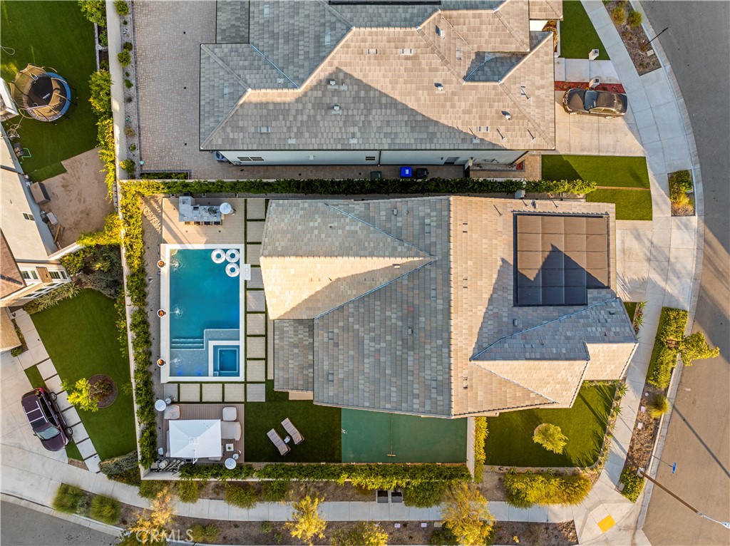 https://media.crmls.org/medias/7652f647-3dbf-4ca2-bb2a-482e58e203d5.jpg?preset=X-Large
