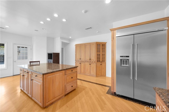 Detail Gallery Image 8 of 36 For 4031 N Virginia Rd, Long Beach,  CA 90807 - 4 Beds | 4 Baths