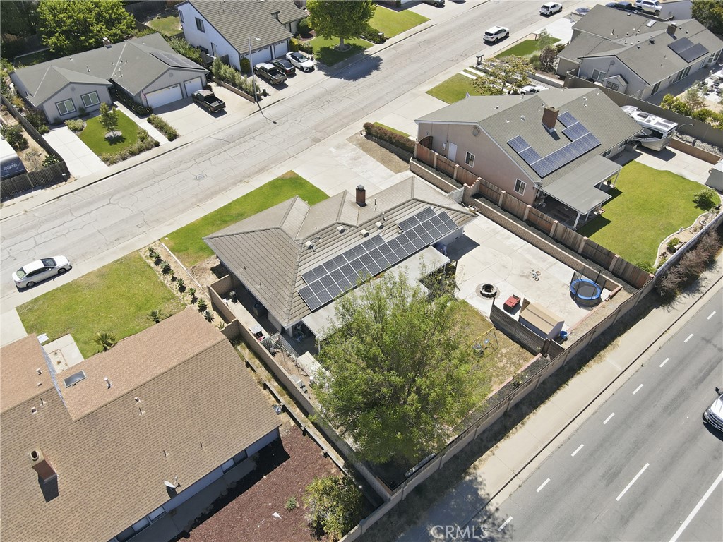 https://media.crmls.org/medias/76532bd9-5fad-43e3-8fcb-92c526b2693c.jpg?preset=X-Large
