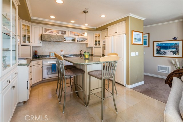 Full Convenience Kitchen with Custom Cabinetry