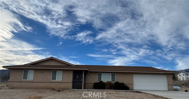 32643 Spinel Road, Lucerne Valley CA: https://media.crmls.org/medias/76541137-ee4f-470e-befd-0a2d0775c6c8.jpg