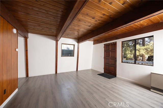 42641 Falcon Avenue, Big Bear Lake CA: https://media.crmls.org/medias/76543749-d661-402e-aec3-d539128f7d6b.jpg