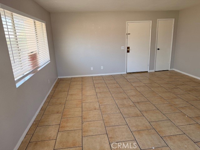 Detail Gallery Image 4 of 11 For 8998 Mango #I,  Fontana,  CA 92335 - 1 Beds | 1 Baths