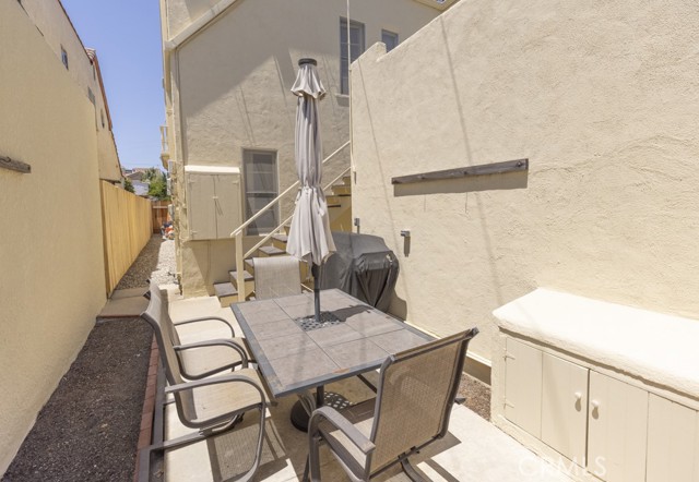 132 St Joseph Avenue, Long Beach CA: https://media.crmls.org/medias/76558b66-da2d-40fb-9063-7aee4a6a5d41.jpg