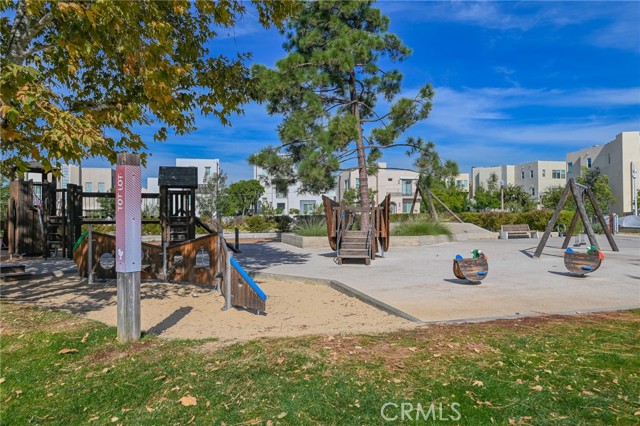 727 Beacon, Irvine CA: https://media.crmls.org/medias/76558b8d-fe2b-4c1b-94c0-508913508d6f.jpg