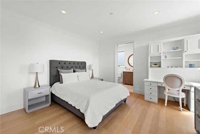 Detail Gallery Image 38 of 75 For 530 Kings Rd, Newport Beach,  CA 92663 - 5 Beds | 4/3 Baths