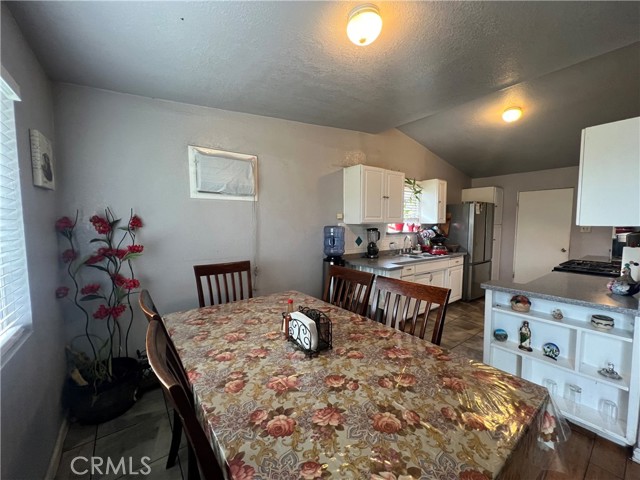 Detail Gallery Image 9 of 23 For 527 E King St, Rialto,  CA 92376 - 3 Beds | 2 Baths