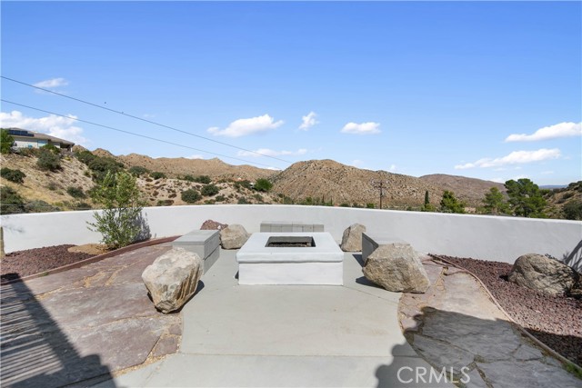 54001 Ridge Road, Yucca Valley CA: https://media.crmls.org/medias/76569a60-913a-4146-af1d-c5da5c3670a2.jpg