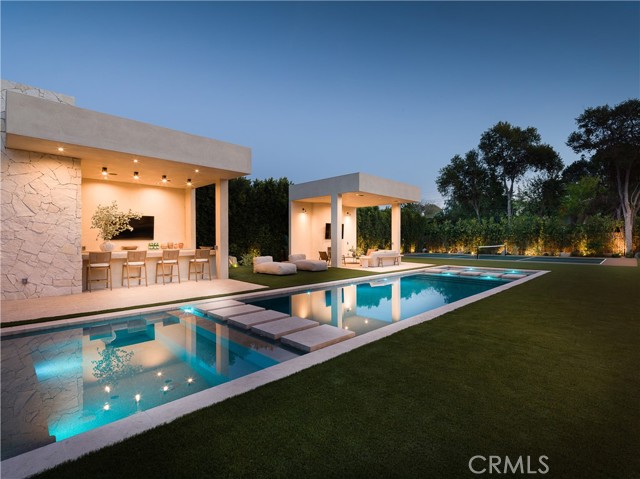 5824 Manton Avenue, Woodland Hills CA: https://media.crmls.org/medias/76578717-233f-46ff-be11-12411f79065b.jpg