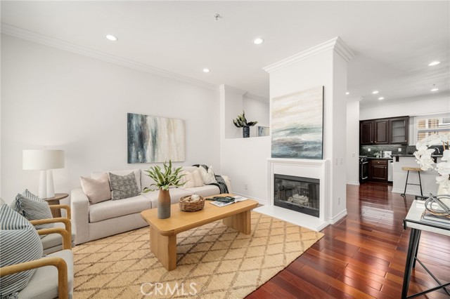 3411 S Main Street, Santa Ana CA: https://media.crmls.org/medias/7657e141-a106-4ee0-b24c-03d52659d40c.jpg