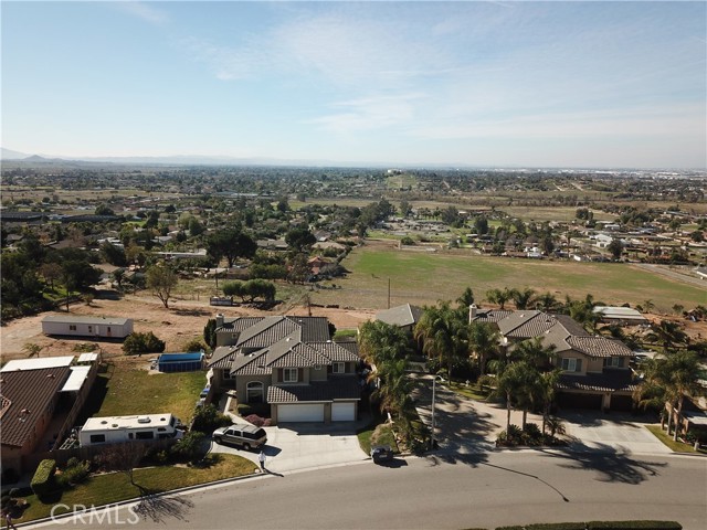5505 Sunset Ridge Drive, Jurupa Valley CA: https://media.crmls.org/medias/76586d96-e143-4972-af0f-2e500d2b5c73.jpg