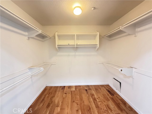 Detail Gallery Image 13 of 24 For 9030 Hayvenhurst Ave, North Hills,  CA 91343 - 4 Beds | 2/1 Baths