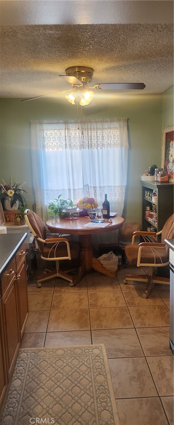 Detail Gallery Image 2 of 10 For 572 San Rogelio, Hemet,  CA 92545 - 2 Beds | 1 Baths