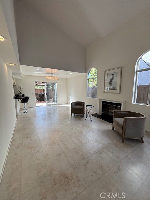 Detail Gallery Image 10 of 62 For 9213 Independence Way, North Hills,  CA 91343 - 4 Beds | 3 Baths