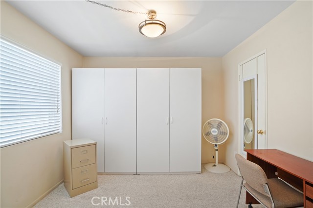 Detail Gallery Image 15 of 24 For 19216 Hamlin St #1,  Reseda,  CA 91335 - 3 Beds | 2 Baths