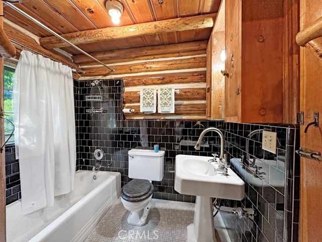 Detail Gallery Image 14 of 59 For 211 Main St, Sierra City,  CA 96125 - 5 Beds | 3/2 Baths