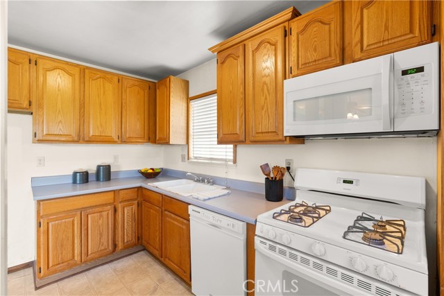 Detail Gallery Image 14 of 34 For 8342 Fontainbleau Way, Cypress,  CA 90630 - 3 Beds | 2 Baths