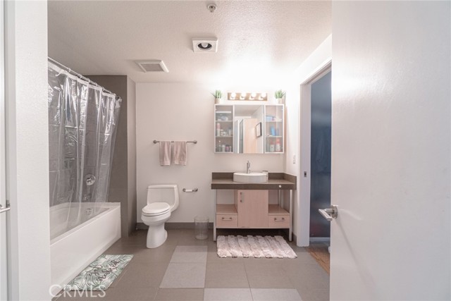 Detail Gallery Image 12 of 29 For 1234 Wilshire Bld #228,  Los Angeles,  CA 90017 - 1 Beds | 1 Baths