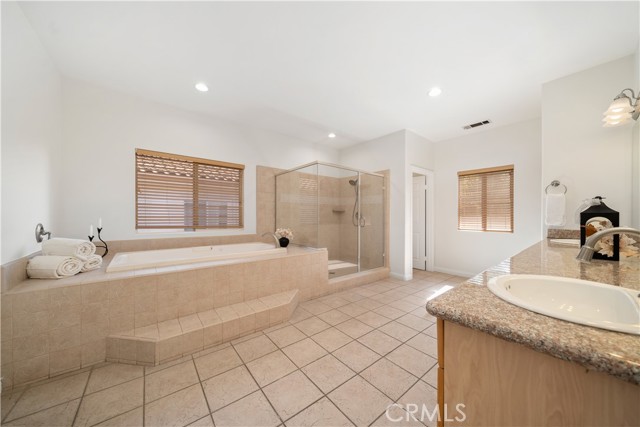 23556 Lull photo 58