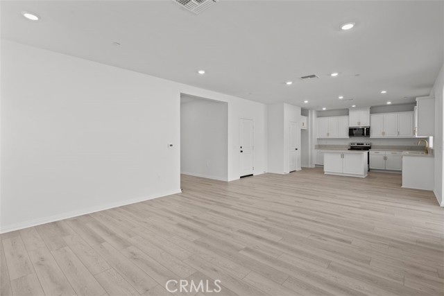 1249 Butterfly Way, Banning CA: https://media.crmls.org/medias/765bbbd3-47d8-4988-a295-4162edaa17a1.jpg