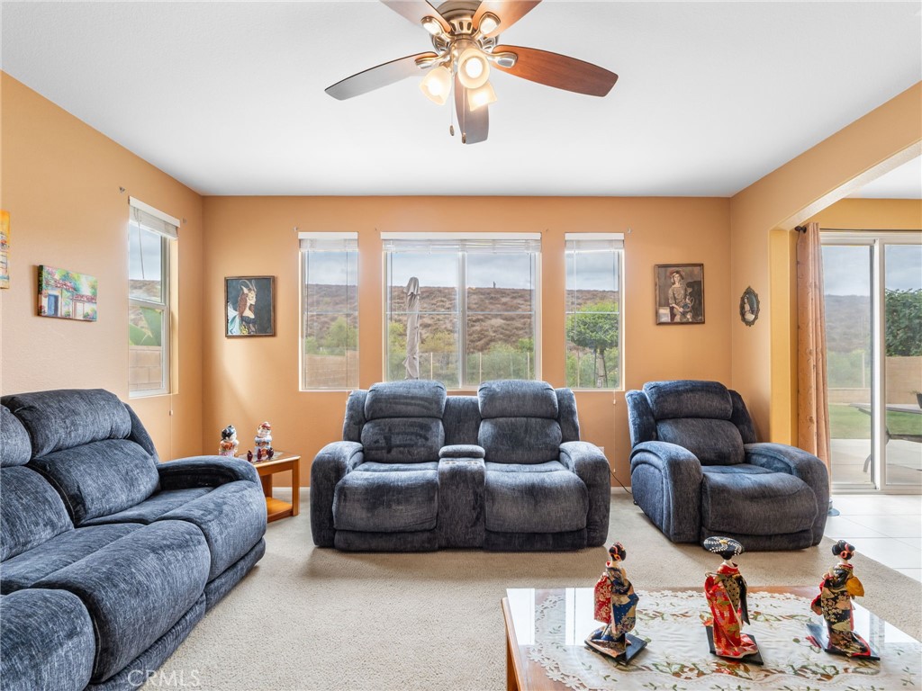 https://media.crmls.org/medias/765c106a-8d7f-47e7-963c-51754c78c364.jpg?preset=X-Large