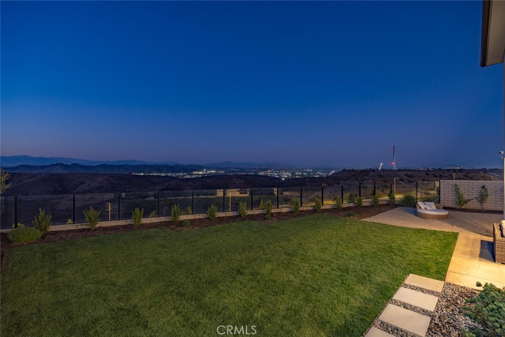 https://media.crmls.org/medias/765c328c-b652-4a20-abf2-2d2bca1ea953.jpg?preset=X-Large