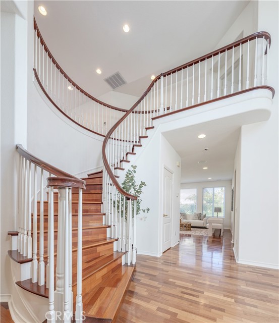 Detail Gallery Image 5 of 65 For 7371 Siena Dr, Huntington Beach,  CA 92648 - 4 Beds | 3/1 Baths