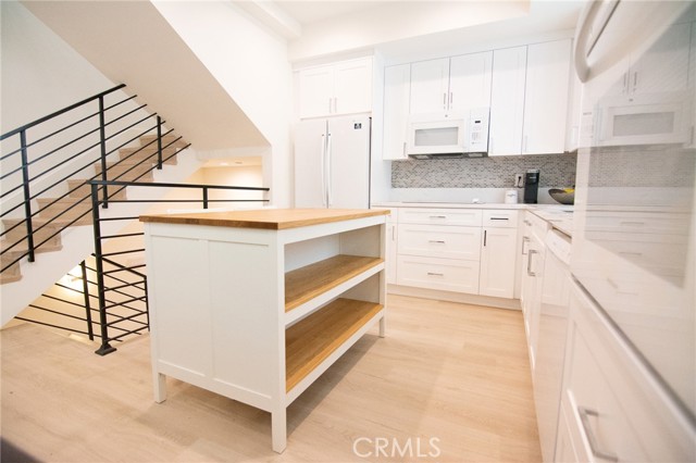 Detail Gallery Image 43 of 53 For 1187 Crenshaw Bld #102,  Los Angeles,  CA 90019 - 2 Beds | 3 Baths