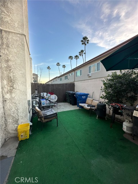 Detail Gallery Image 7 of 7 For 821 S Cerritos, Azusa,  CA 91702 - 3 Beds | 3 Baths