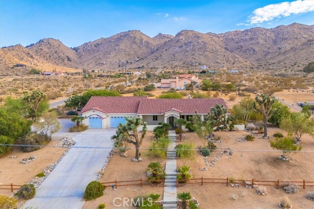 Detail Gallery Image 1 of 69 For 60555 Onaga Trl, Joshua Tree,  CA 92252 - 4 Beds | 2/1 Baths