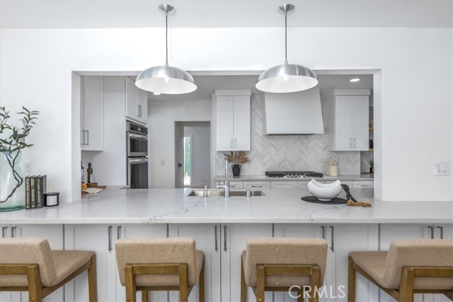 3625 Terrace View Drive, Encino CA: https://media.crmls.org/medias/765f412e-61ee-479e-b6b0-5f02f8fa0c4f.jpg