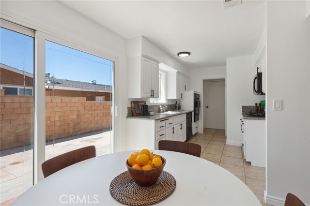 2383 N Comstock Street, Orange CA: https://media.crmls.org/medias/76602fb6-44ce-4d31-87b9-901ee291cb44.jpg