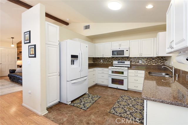 Detail Gallery Image 13 of 38 For 1220 Auburn St, Hemet,  CA 92545 - 3 Beds | 2 Baths