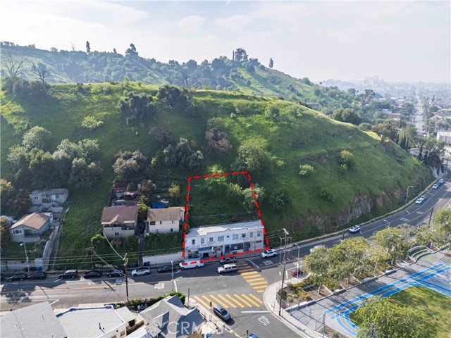 3374 Griffin Avenue, Los Angeles CA: https://media.crmls.org/medias/7660d249-6d94-4759-8b28-702a8282a43c.jpg