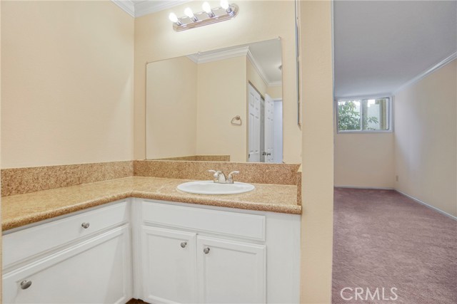 Detail Gallery Image 16 of 28 For 5325 Newcastle Ave #240,  Encino,  CA 91316 - 2 Beds | 2 Baths