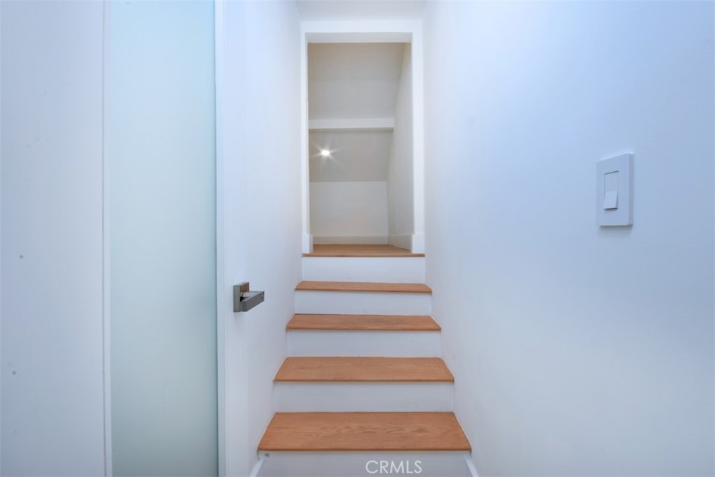 https://media.crmls.org/medias/76614efc-77ac-4c97-82cb-46459e542bfb.jpg?preset=X-Large