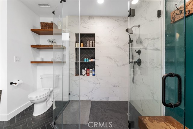 4835 Almidor Avenue, Woodland Hills CA: https://media.crmls.org/medias/76624823-f062-4634-87cf-6aa88abeff3c.jpg