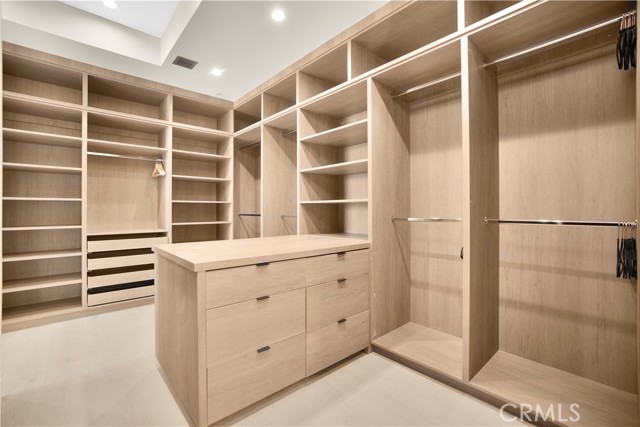 Detail Gallery Image 15 of 28 For 5170 Amestoy, Encino,  CA 91316 - 5 Beds | 6/2 Baths