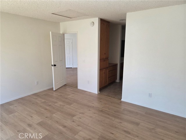 Detail Gallery Image 12 of 16 For 19099 Frances, Apple Valley,  CA 92308 - 2 Beds | 2 Baths