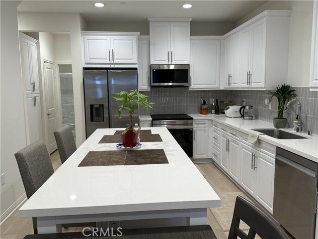 Detail Gallery Image 21 of 74 For 243 S Sand Palm Dr, Anaheim,  CA 92802 - 3 Beds | 3 Baths