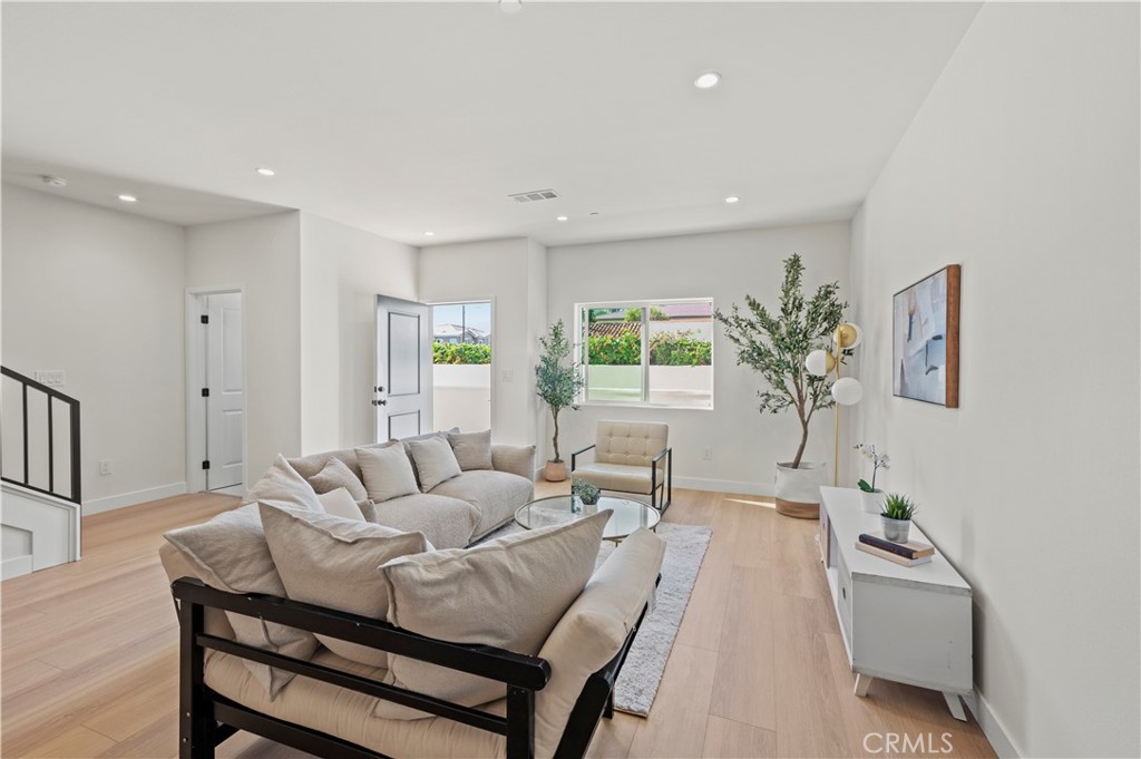 MLS #OC25253896 image #7