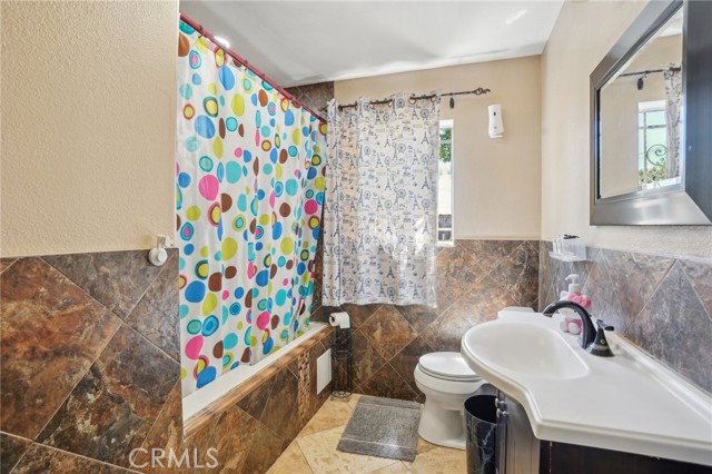 Detail Gallery Image 12 of 20 For 3336 Cherokee Ave, South Gate,  CA 90280 - 4 Beds | 2 Baths