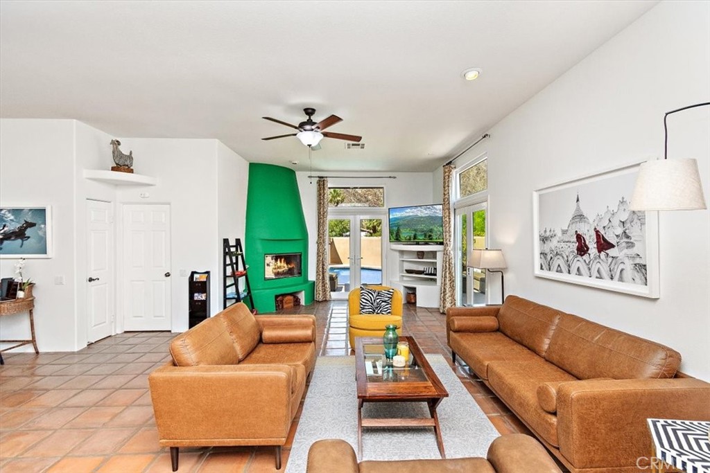 MLS #OC25260928 image #9