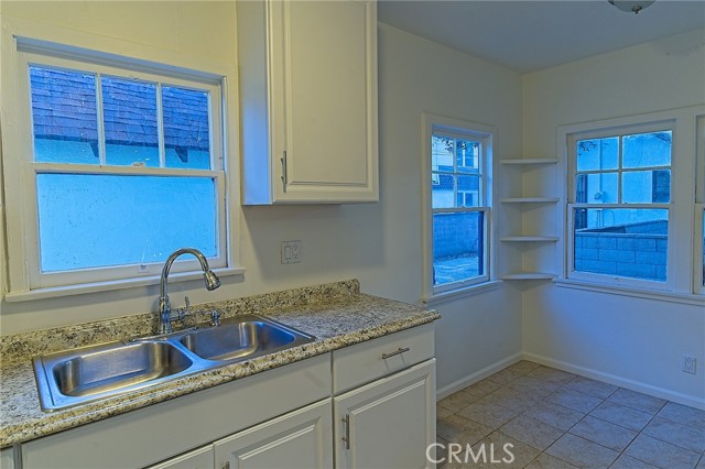 550 N 1st Avenue, Upland CA: https://media.crmls.org/medias/76658a41-3ae0-43a0-be9a-44ffd2d01be8.jpg