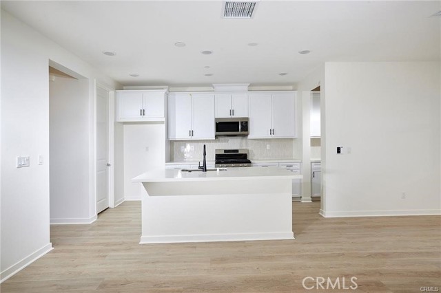 Detail Gallery Image 4 of 21 For 4085 E Liliana Paseo #72,  Ontario,  CA 91764 - 3 Beds | 3/1 Baths