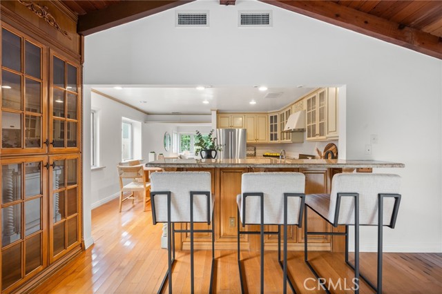 Detail Gallery Image 12 of 40 For 3569 Kelton Ave, Los Angeles,  CA 90034 - 3 Beds | 2 Baths