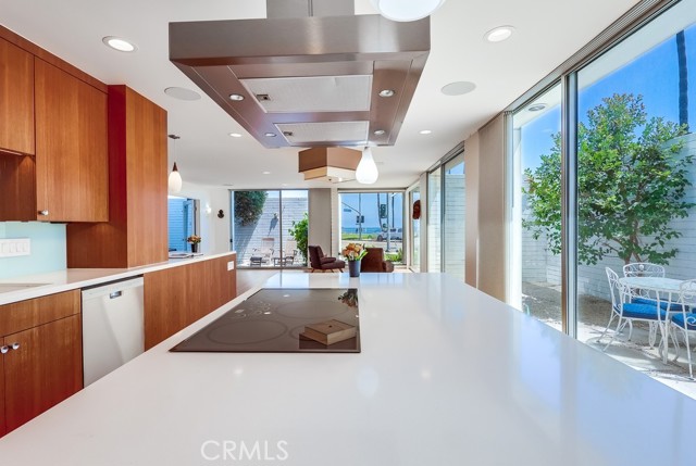 Detail Gallery Image 24 of 75 For 2999 E Ocean Bld, Long Beach,  CA 90803 - – Beds | – Baths