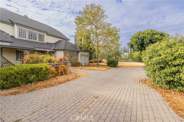 Detail Gallery Image 2 of 19 For 10201 Center Dr, Villa Park,  CA 92861 - 5 Beds | 3/1 Baths